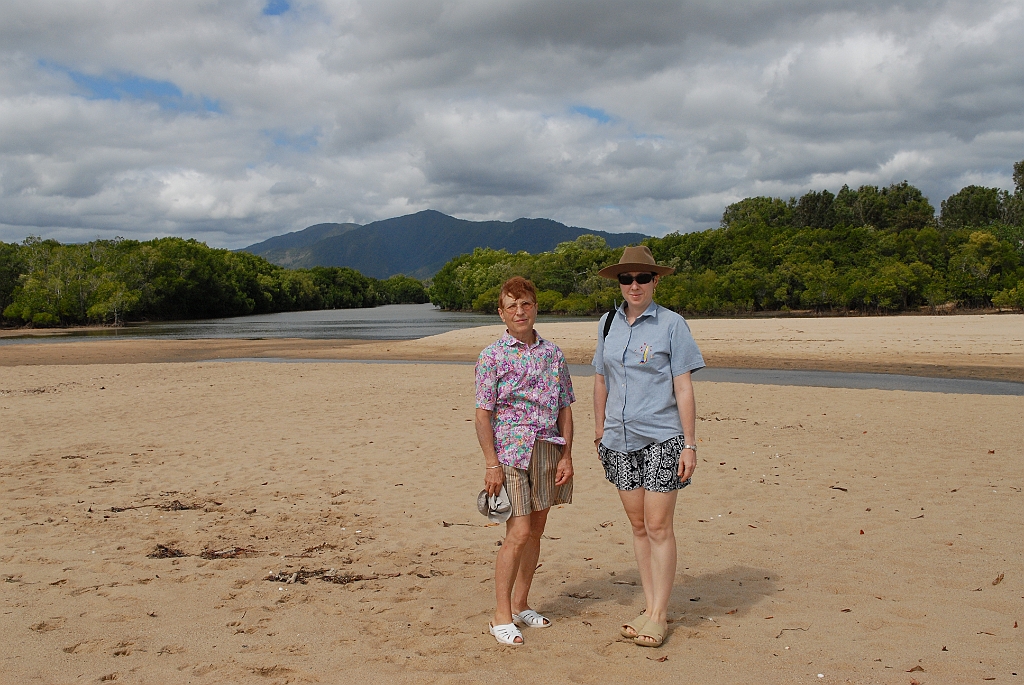 0375 Machans Beach.jpg